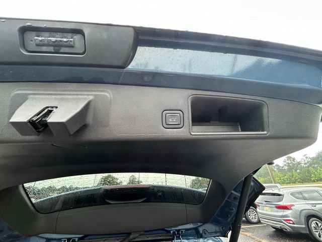 Used 2024 GMC Terrain SLT AWD/4WD image 12