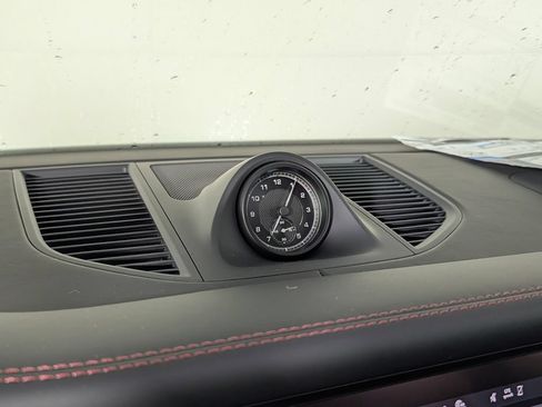 New 2026 Porsche Macan AWD/4WD image 30