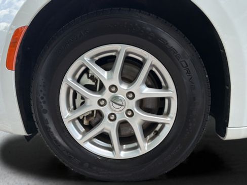 Used 2022 Chrysler Voyager LX FWD image 29