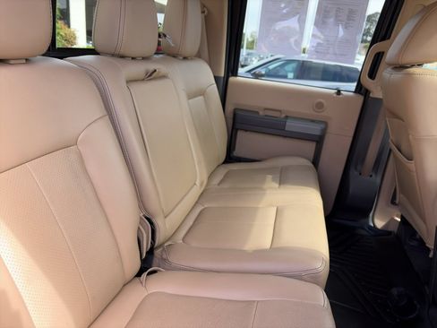 Used 2011 Ford F250 Lariat w/ Lariat Interior Pkg AWD/4WD image 24