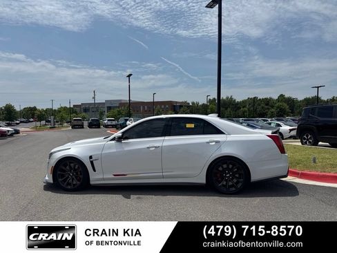 Used 2019 Cadillac CTS V w/ Carbon Fiber Package RWD image 7
