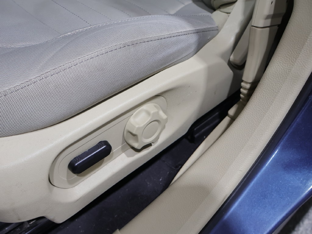 Used 2019 Ford Taurus SE FWD image 20