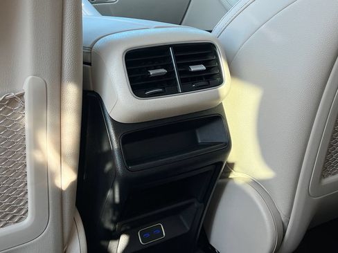 Used 2025 Mercedes-Benz GLE 350 4MATIC image 27