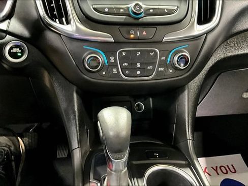 Used 2023 Chevrolet Equinox LT FWD image 15