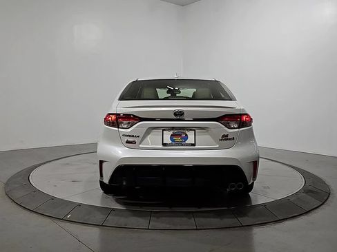 Used 2024 Toyota Corolla SE FWD image 4
