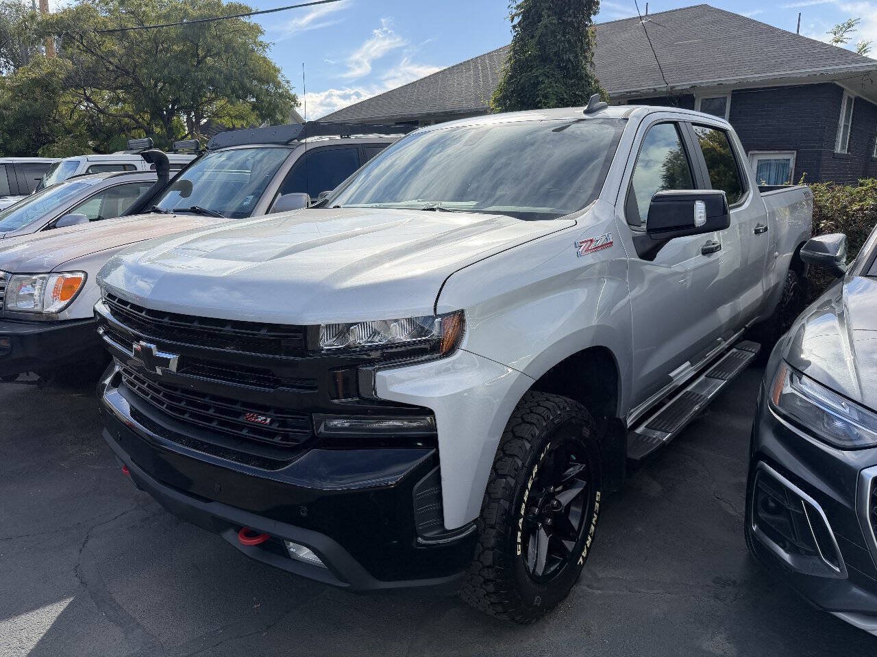 Used 2020 Chevrolet Silverado 1500 LT Trail Boss w/ Convenience Package AWD/4WD image 2