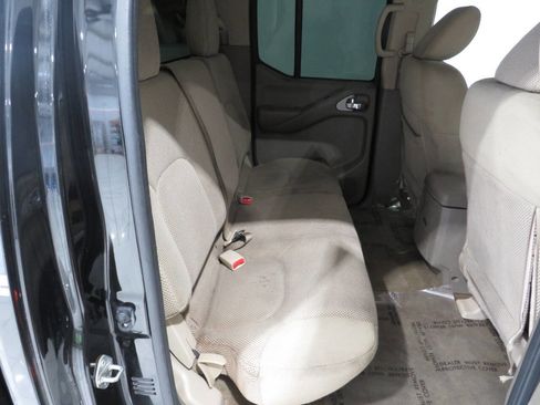 Used 2017 Nissan Frontier SV RWD image 8