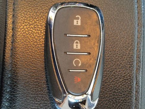 Used 2017 Chevrolet Cruze Premier image 32