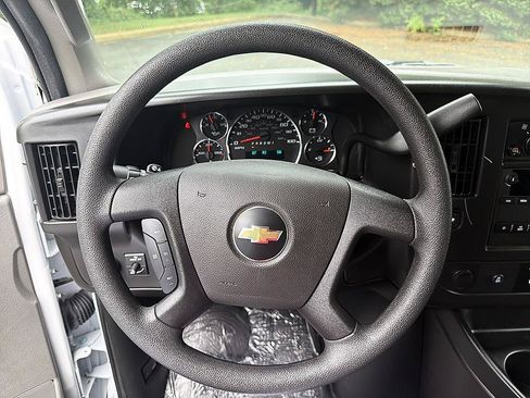 Used 2025 Chevrolet Express 3500 LT w/ LT Preferred Equipment Group RWD image 15
