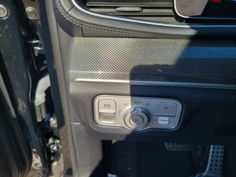 Used 2022 Mercedes-Benz GLS 450 4MATIC image 17