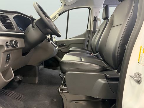 Used 2024 Ford Transit 250 Low Roof RWD image 10
