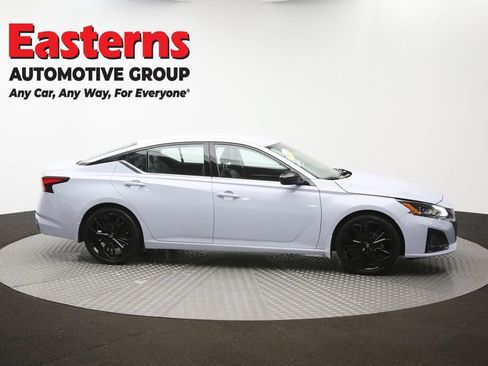 Used 2023 Nissan Altima 2.5 SR FWD image 49