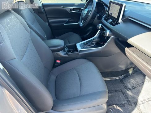 Used 2024 Toyota RAV4 XLE image 12