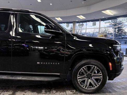 Used 2024 Jeep Wagoneer 4WD w/ Premium Group I image 4