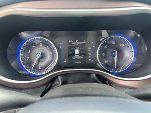 Used 2023 Chrysler Voyager LX FWD image 17