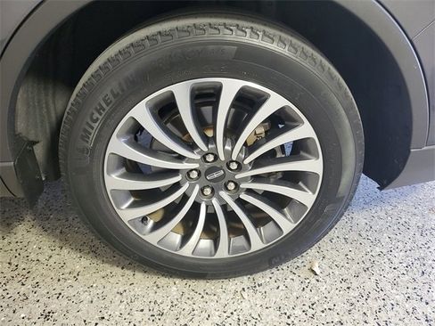 Used 2020 Lincoln Aviator Reserve w/ Elements Package Plus image 10