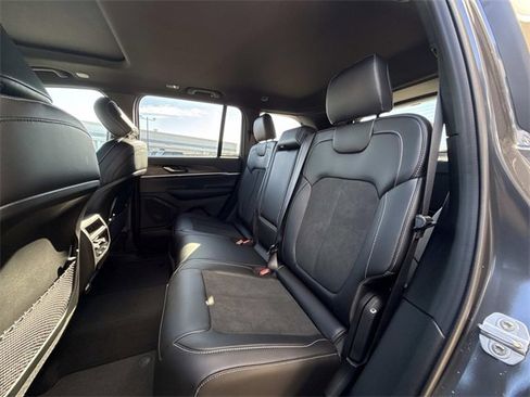 New 2026 Jeep Grand Cherokee Laredo image 15