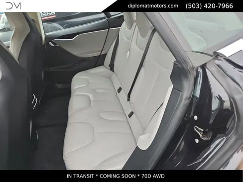 Used 2015 Tesla Model S 70D image 10