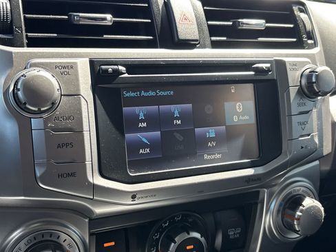 Used 2014 Toyota 4Runner SR5 AWD/4WD image 19