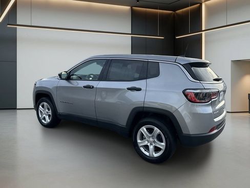 Used 2024 Jeep Compass Sport AWD/4WD image 3