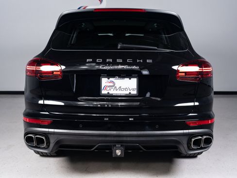Used 2016 Porsche Cayenne Turbo AWD/4WD image 14