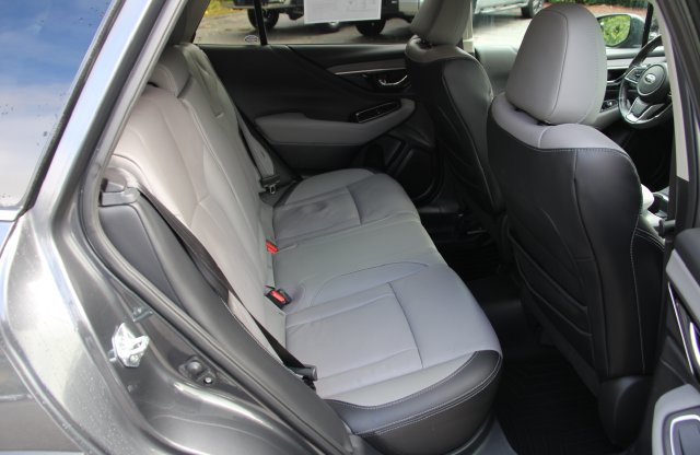 Used 2024 Subaru Outback Limited AWD/4WD image 37