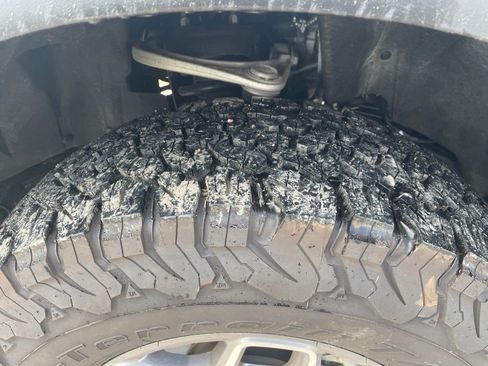 Used 2025 Ford Bronco Badlands AWD/4WD image 11