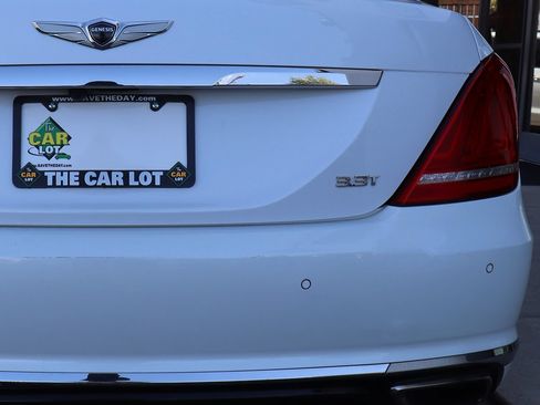 Used 2017 Genesis G90 3.3T Premium RWD image 20