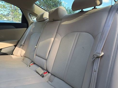 Used 2015 Hyundai Sonata SE FWD image 9