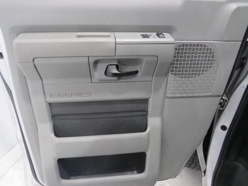 Used 2013 Ford E-150 and Econoline 150 w/ PWR Group image 18