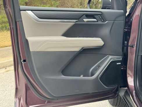 New 2026 GMC Acadia Elevation AWD/4WD image 17