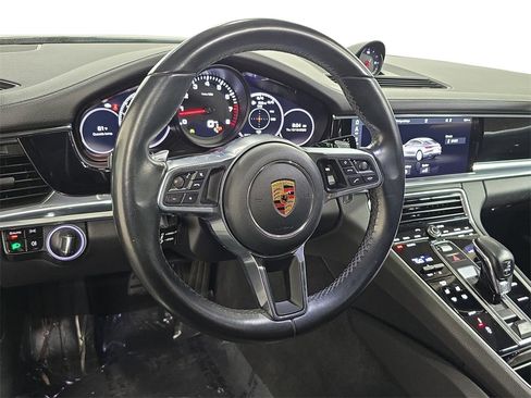 Used 2019 Porsche Panamera 4 image 4