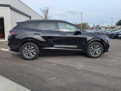 Certified 2025 Kia Sportage SX image 4