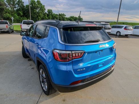 Used 2018 Jeep Compass Limited w/ Navigation Group AWD/4WD image 4