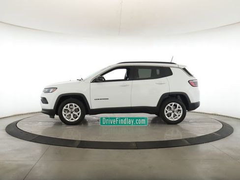 Used 2025 Jeep Compass Latitude image 9