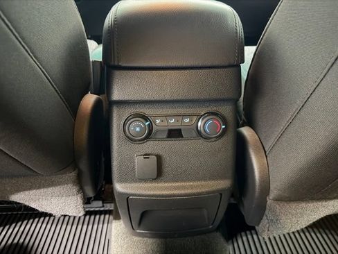 Used 2014 Ford Explorer XLT w/ Equipment Group 201A AWD/4WD image 30