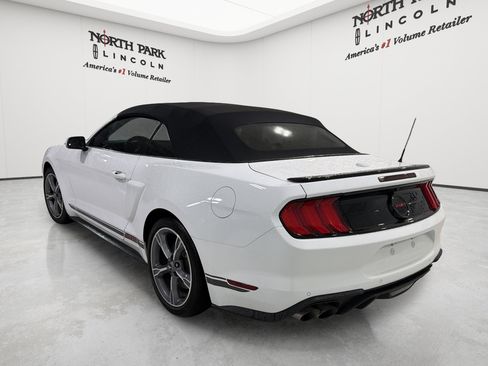 Used 2023 Ford Mustang GT Premium w/ Equipment Group 401A RWD image 3