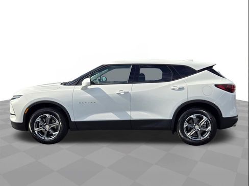 Used 2025 Chevrolet Blazer LT image 8