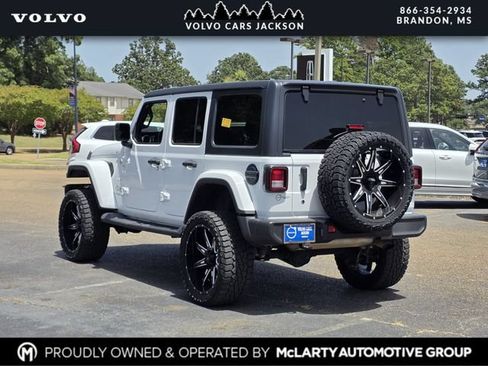 Used 2020 Jeep Wrangler Unlimited Sahara AWD/4WD image 6