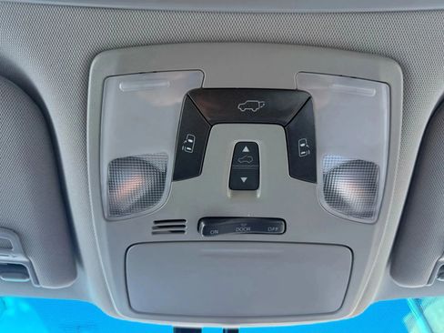 Used 2017 Toyota Sienna XLE w/ XLE Navigation Package AWD/4WD image 21