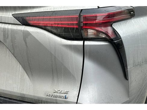 Certified 2021 Toyota Sienna XLE FWD image 7