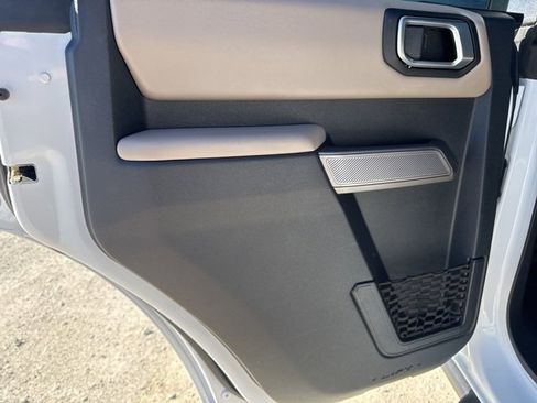 Used 2023 Ford Bronco Wildtrak image 25