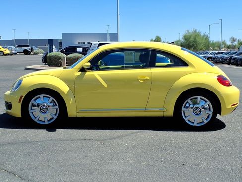 Used 2012 Volkswagen Beetle 2.5 FWD image 4