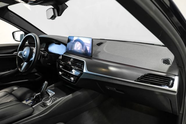 Used 2021 BMW 540i w/ M Sport Package RWD image 16