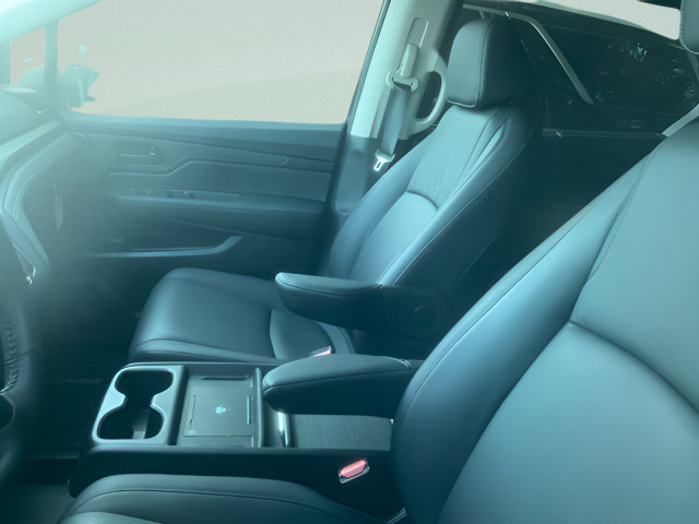 Certified 2026 Honda Odyssey EX-L image 2