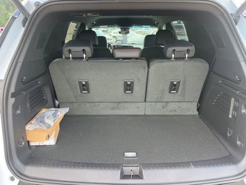New 2026 Chevrolet Traverse RS w/ LPO, Floor Liner Package image 6