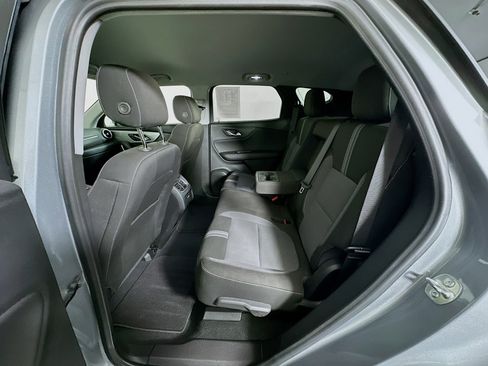Used 2025 Chevrolet Blazer LT FWD image 25