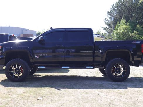 Used 2017 Chevrolet Silverado 1500 LT w/ All Star Edition image 3