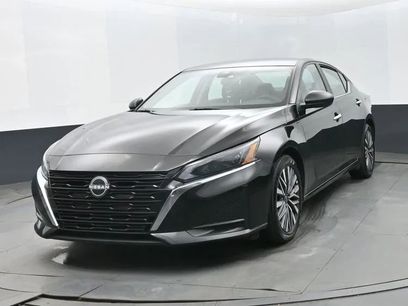 Used 2025 Nissan Altima 2.5 SV