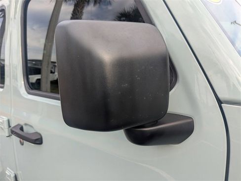 Used 2024 Jeep Wrangler Unlimited Rubicon image 11